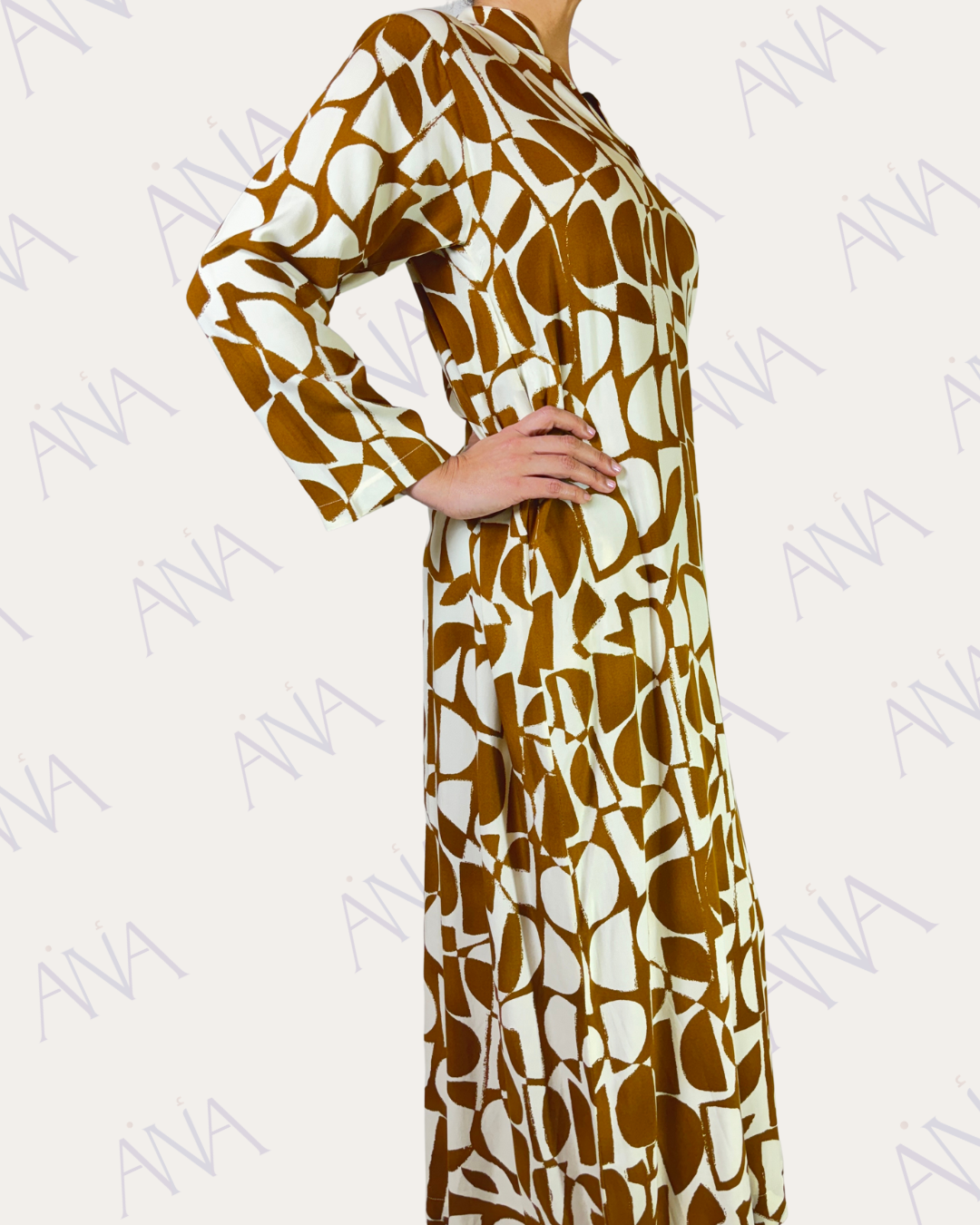 Ana Brown & White Simple