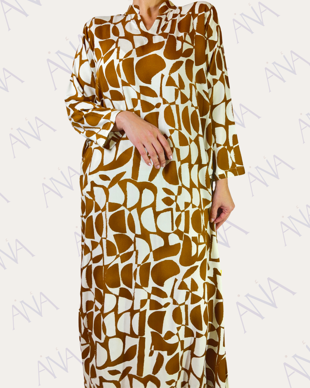 Ana Brown & White Simple