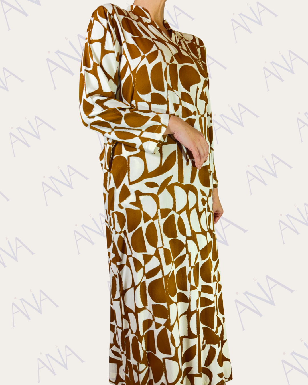 Ana Brown & White Simple